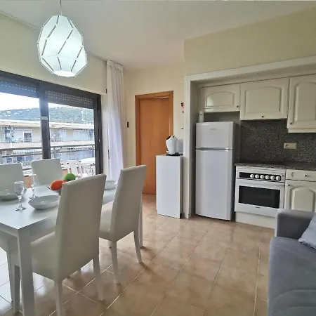 Apartment En El Centro De Con Piscina, Terraza Y Cerca De La Playa - Es-209-45 *